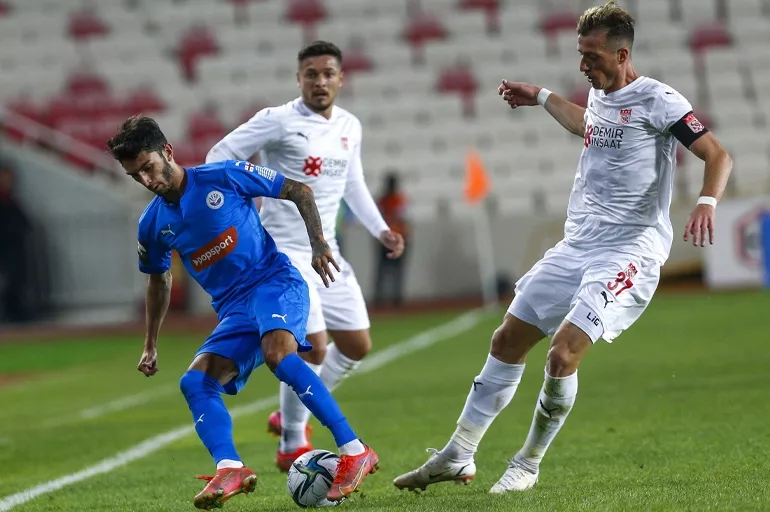 Trabzonspor 2022 yılının ilk transferini gerçekleştirdi! Lider devlerin elinden o yıldızı kaptı