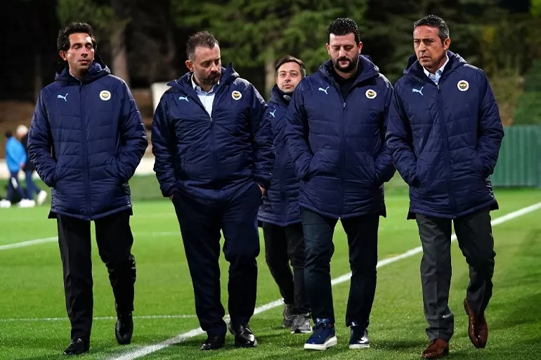 Ali Koç'a çılgın öneri! Galatasaray ve Beşiktaş'ı şampiyon yapan hocayı Fenerbahçe'ye getir