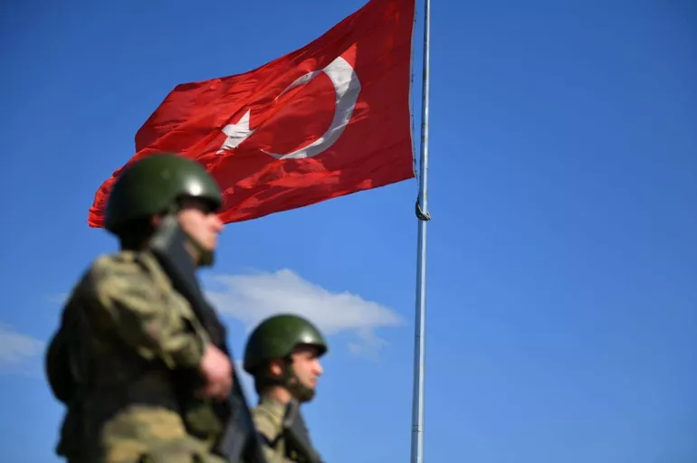 Bakanlık duyurdu: Türkiye'ye kaçak girmeye çalışan 4 kişi yakalandı