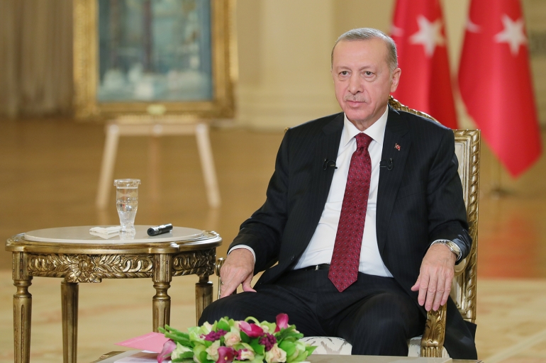 Başdanışmanı son noktayı koydu: Cumhurbaşkanı Erdoğan'ın adaylığına hukuki bir engel yok