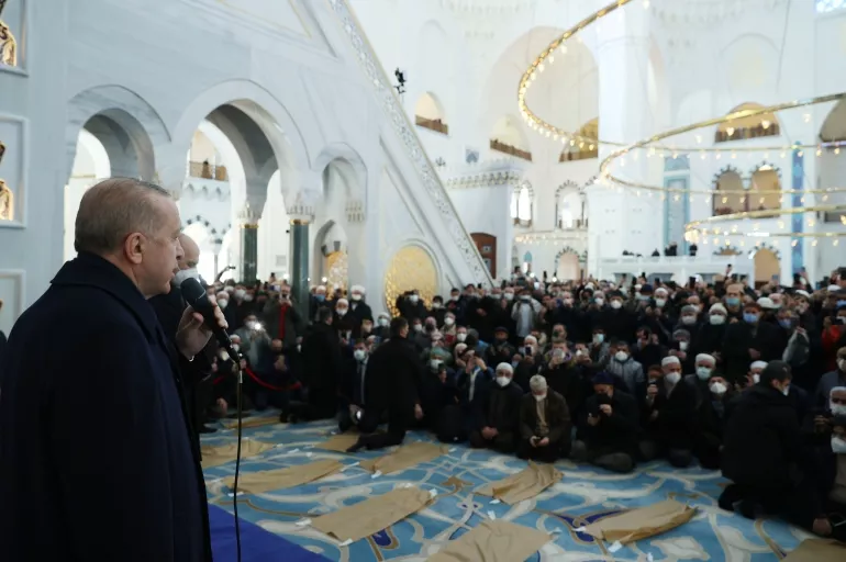 Cumhurbaşkanı Erdoğan Çamlıca Camii'nde cemaate hitap etti