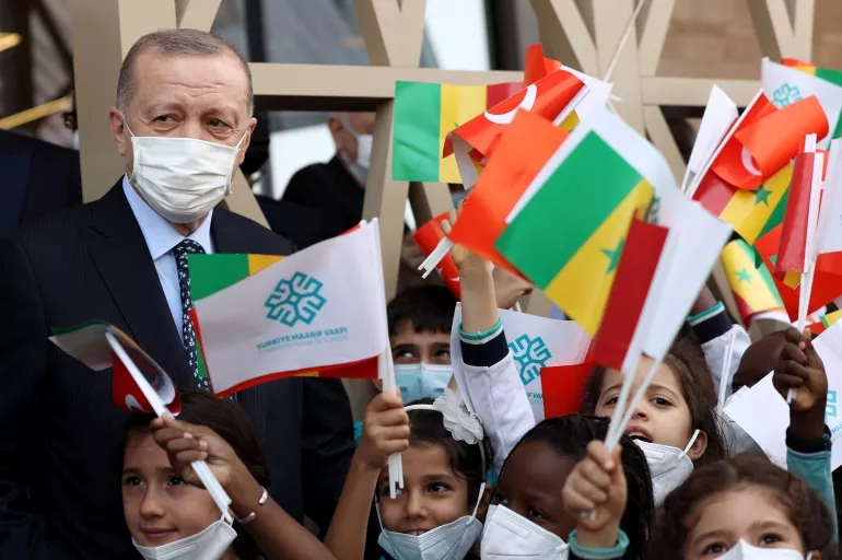 Cumhurbaşkanı Erdoğan'ın Afrika ziyareti Fransız basınında: Sahayı boş bırakmıyor