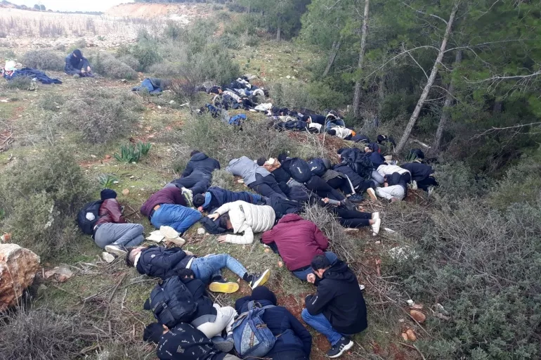 İtalya'ya kaçmak isteyen 88 kaçak göçmen Antalya'da yakalandı