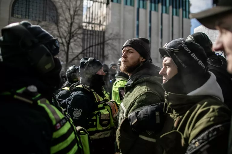 Kanada polisi 'Özgürlük Konvoyu' protestocularına zor kullandı! Ülkede kaos tırmanıyor