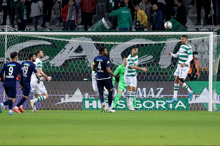 Konyaspor - Kasımpaşa maçında sporseverler gole doydu! Toplam 8  gol atıldı
