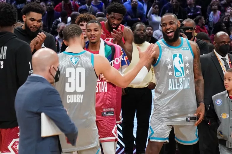 NBA All Star-2022 final maçını LeBron James'in takımı kazandı Stephen Curry rekor kırdı