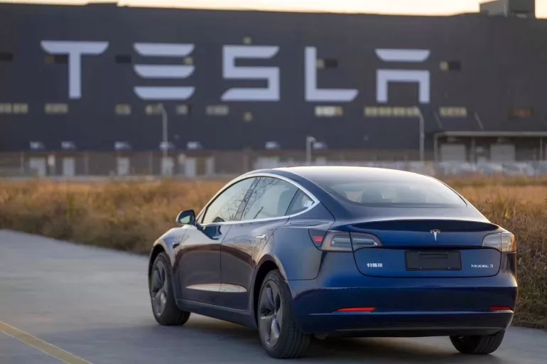 Otomobil devi Tesla 54 bin aracını geri çağırıyor! Nedenine inanamayacaksınız