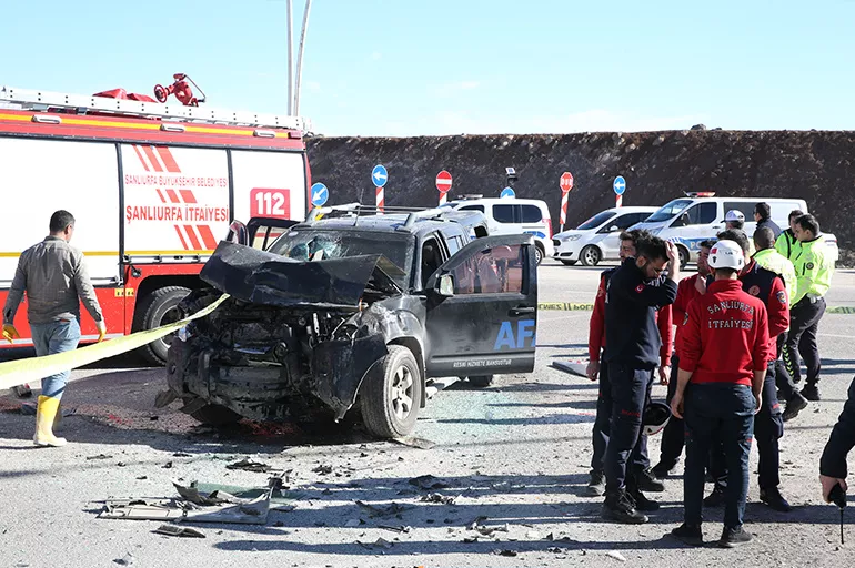 Şanlıurfa'da trafik kazası! AFAD aracı ile midibüs çarpıştı