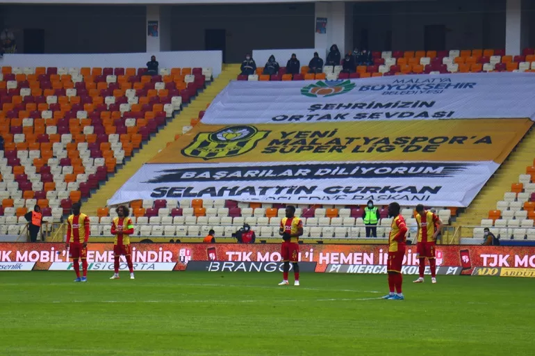 Süper Lig'de olaylı maç! Futbolcular maaşını alamadığı için bakın sahada ne yaptı?