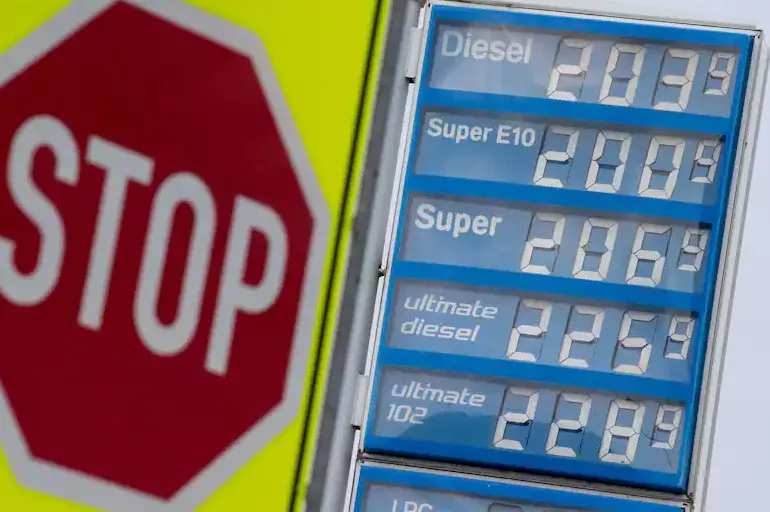 Almanya’da benzin ve motorin fiyatları, tarihinde hiç görülmemiş bir seviyeye ulaştı