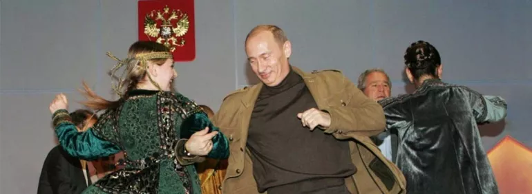 Arşivden çıkan şaşırtıcı görüntü: Putin ABD Başkanı'yla dans etti