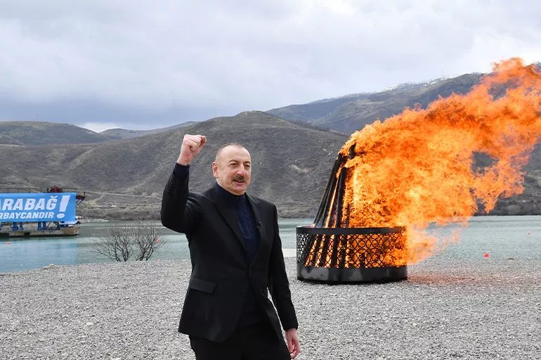 Azerbaycan Cumhurbaşkanı Aliyev, Nevruz ateşini Karabağ'da yaktı