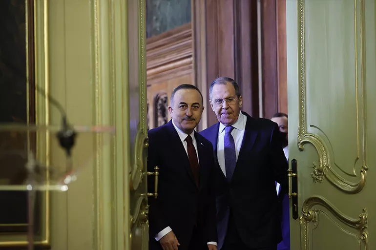 Bakan Çavuşoğlu Lavrov'la görüştü: Zelenski-Putin görüşmesine ev sahipliği yaparız