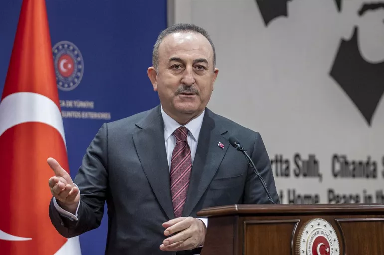 Dışişleri Bakanı Çavuşoğlu'ndan müzakere açıklaması! 'Önce insani sonra kalıcı ateşkes için çalışıyoruz'