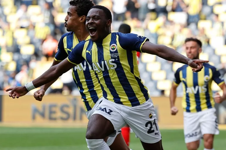 Fenerbahçe'de Osayi Samuel yolcu! 6 milyon Euro'ya transfer oluyor