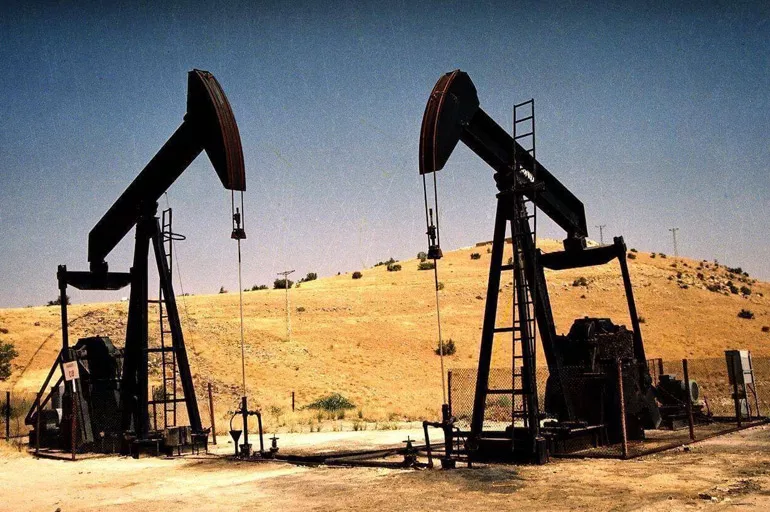 Hangi ülkenin ne kadar petrol - benzin rezervi var? En büyük petrol rezervine sahip ülkeler hangileri?