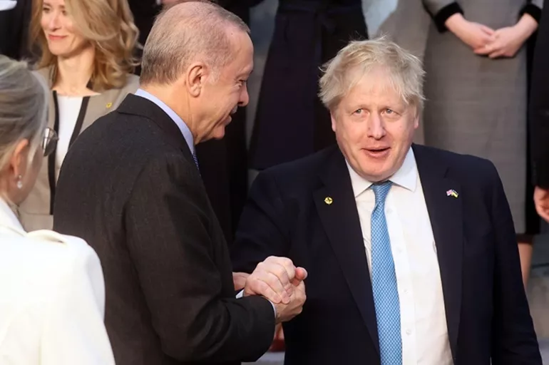 İngiltere Başbakanı Boris Johnson:  Türkiye'nin Ukrayna'ya en önemli katkısı Bayraktar TB2'lerdir