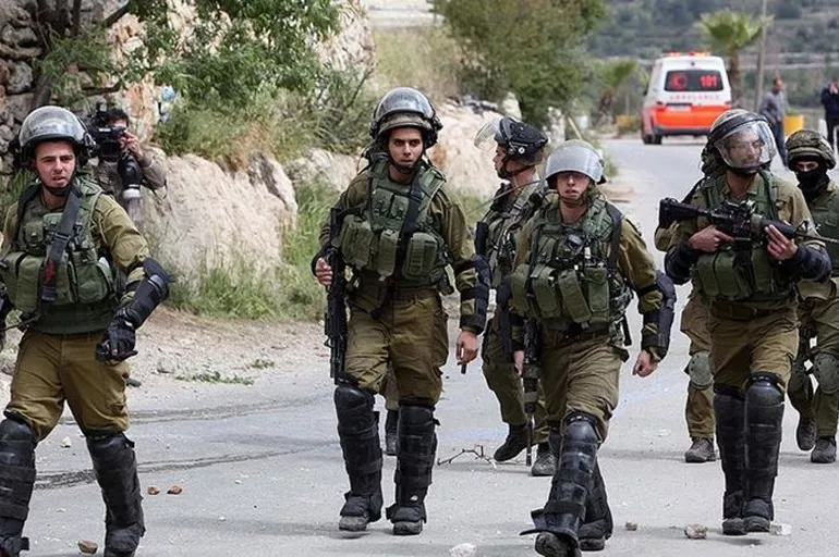 İşgalci İsrail güçleri 2 Filistinliyi öldürdü