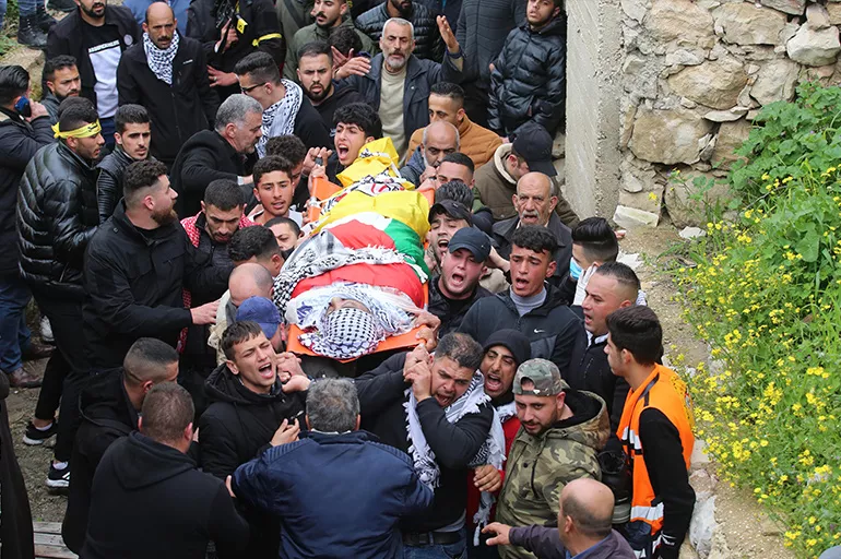 İsrail güçlerinin yakın mesafeden 5 kurşunla vurduğu genç hayatını kaybetti