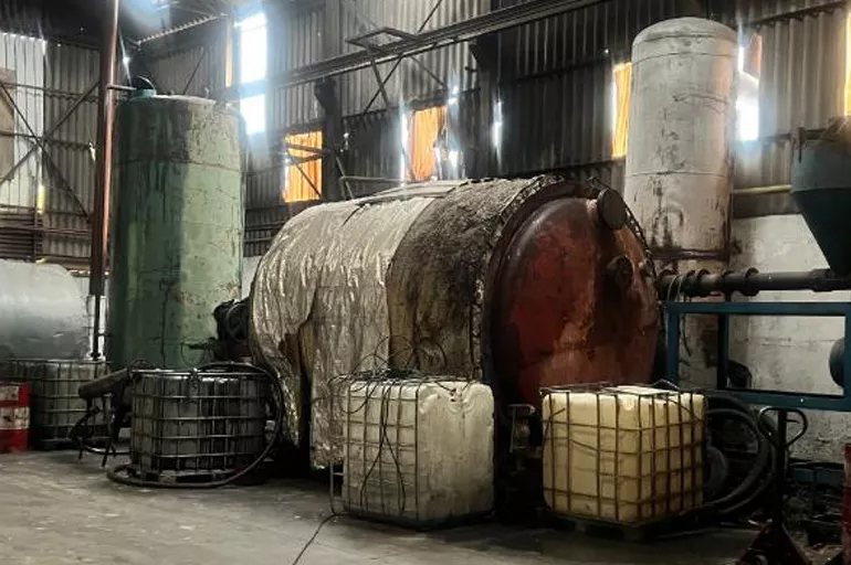 İstanbul'da atık yağlardan üretilen 35 bin litre kaçak mazot ele geçirildi: 2 gözaltı
