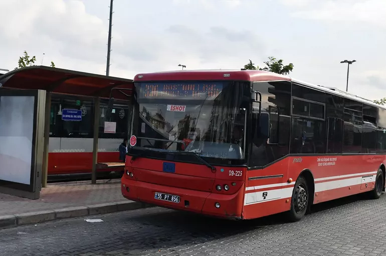 İzmir'de toplu ulaşıma dev zam! Yüzde 50 fiyat artışı kabul edildi