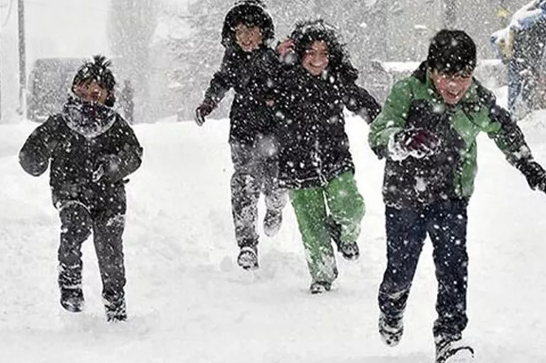 Kar yağışı geri dönüyor! 18 Mart Cuma günü okullar tatil mi?