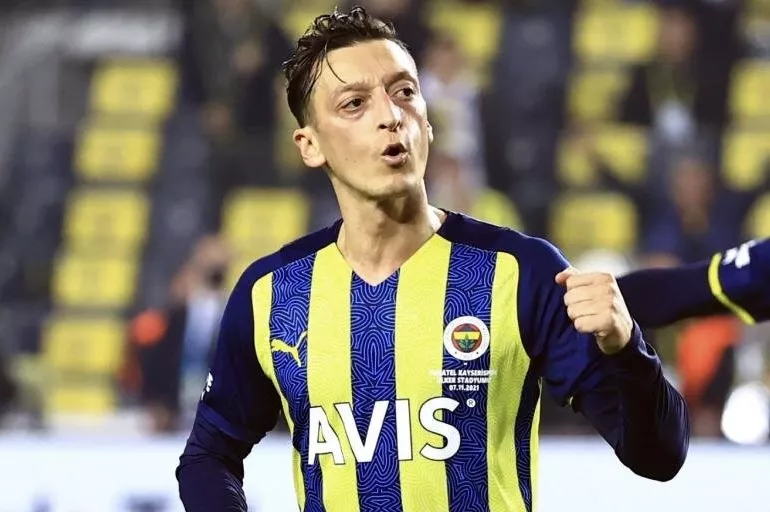Son dakika! Fenerbahçe'den flaş Mesut Özil açıklaması