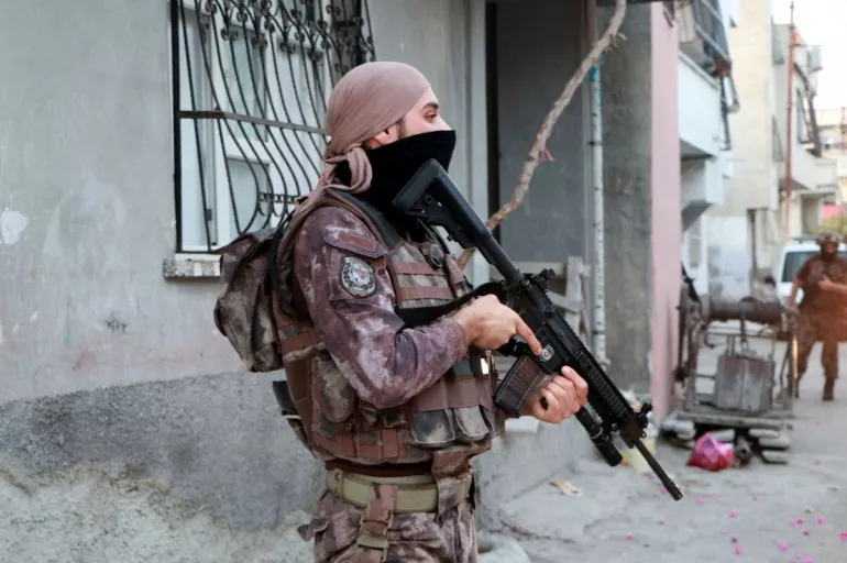 Son dakika: Mersin'de PKK'ya yönelik operasyonda 7 gözaltı