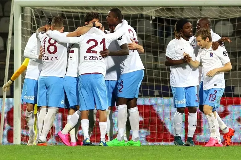 Trabzonspor'un eski yıldızından erken veda! Sürpriz bir kararla futbolu bıraktı