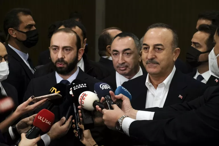 Türkiye-Ermenistan ilişkilerinde yeni dönem! Bakan Çavuşoğlu'ndan görüşme sonrası ilk açıklama