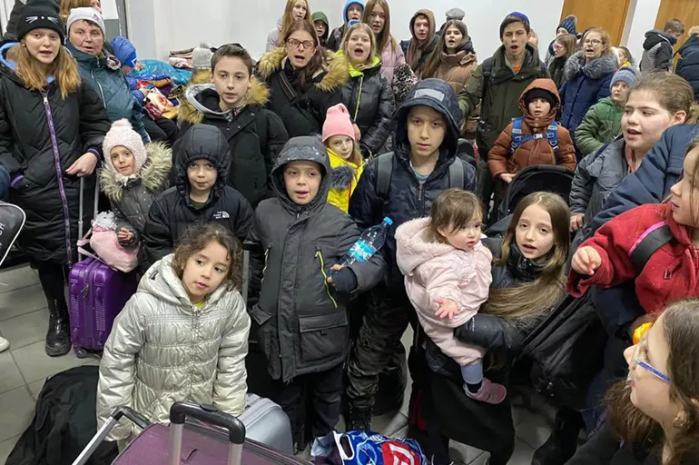 Ukrayna'daki yetim çocukların bir kısmına Türkiye kucak açtı