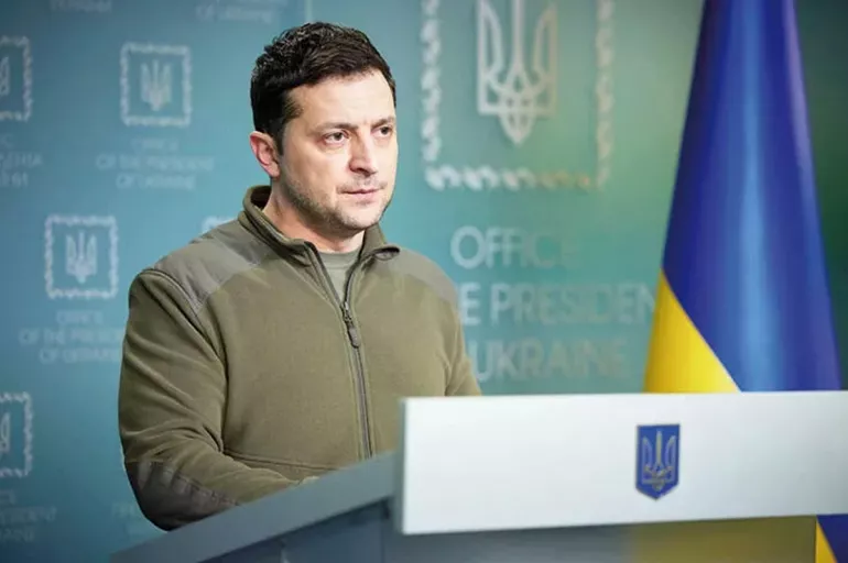 Zelenski resmen duyurdu! Sıkıyönetim! Ukrayna'da siyasi partilerin faaliyetleri askıya alındı