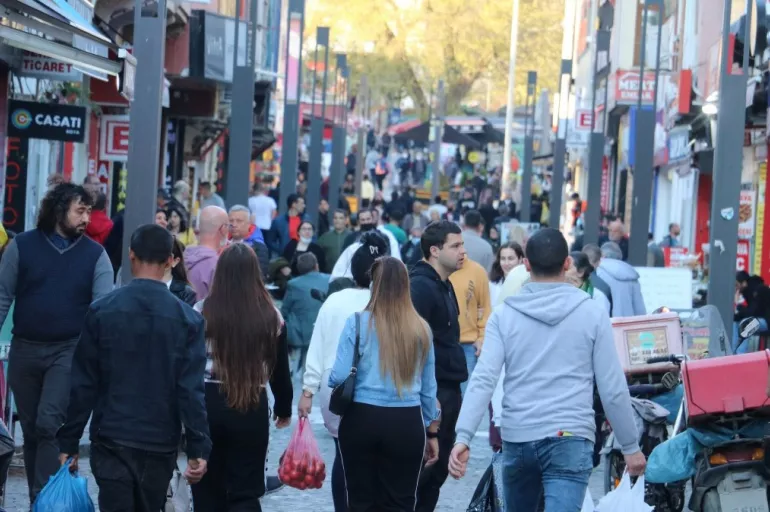 Edirne'de Bulgar turist izdihamı yaşandı! Raflar bomboş kaldı
