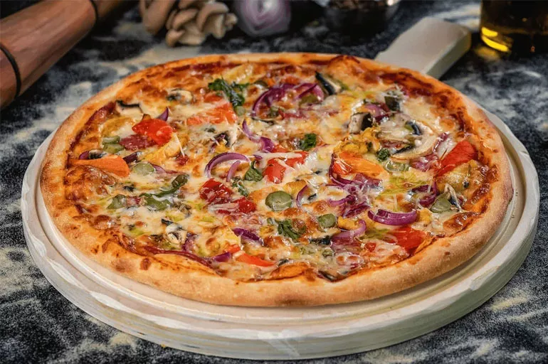 Evde pizza tarifi nedir? Evde pizza nasıl yapılır? Kolay pizza tarifi malzemeleri neler?