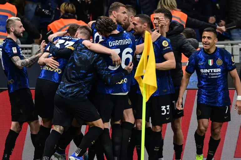 Hakan Çalhanoğlu'lu Inter, Milan'ı sahadan sildi! İtalya Kupası'nda gol yağmuru