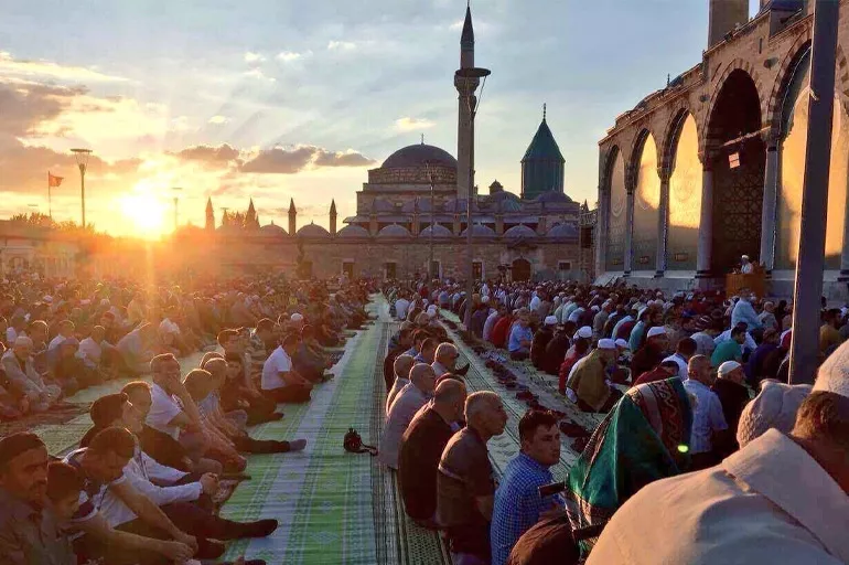İstanbul'da 2022 Bayram namazı ne zaman, saat kaçta? Ramazan Bayramı Namazı ne zaman kılınacak?