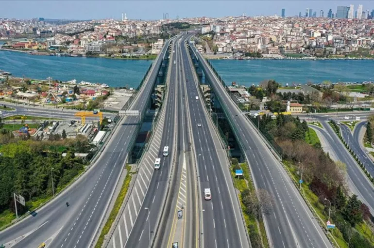 İstanbul yollarında 23 Nisan sessizliği hakim! Trafik yüzde 8