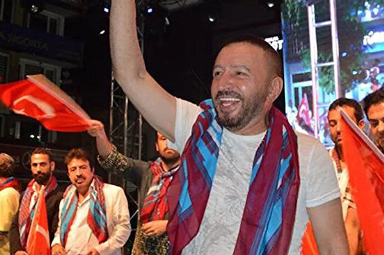 Mustafa Topaloğlu'ndan Trabzonspor için 'şampiyonluk' şarkısı