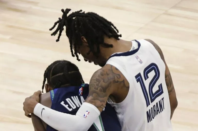 NBA'de Memphis Grizzlies, konferans yarı finaline yükseldi