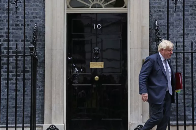 Son dakika: İngiltere'de Başbakanlığın olduğu cadde kapatıldı!