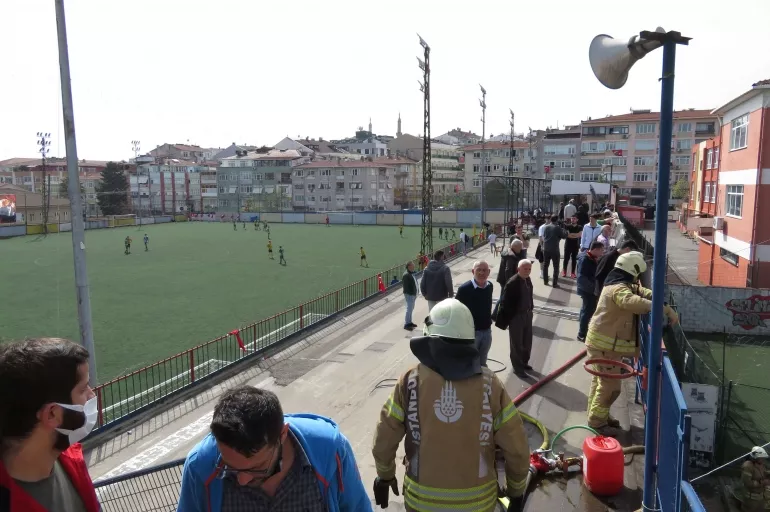 Üsküdar'da spor kulübünün deposunda korkutan yangın