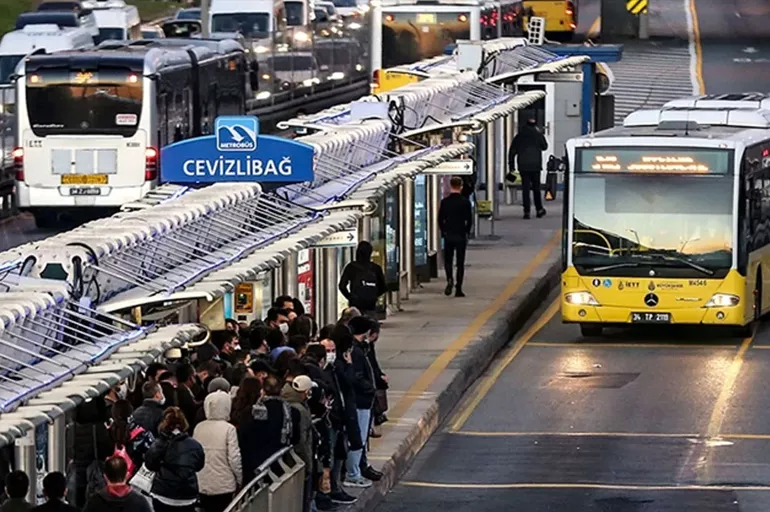Yarın İstanbul’da toplu ulaşım ücretsiz mi? 23 Nisanda otobüs, metrobüs ve metrolar bedava mı?