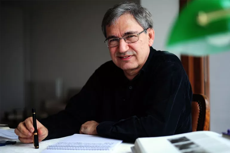 Yine Nobel peşinde misin? Orhan Pamuk'tan Türkiye'ye küstah sözler