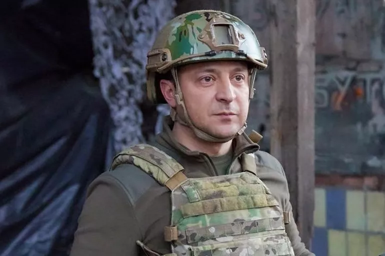 Zelenski: Marıupol'de askerlerimiz ve yaklaşık 120 bin sivil abluka altında