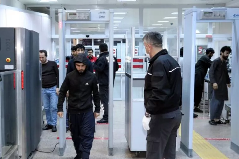 272 düzensiz göçmen Erzurum'dan sınırdışı edildi