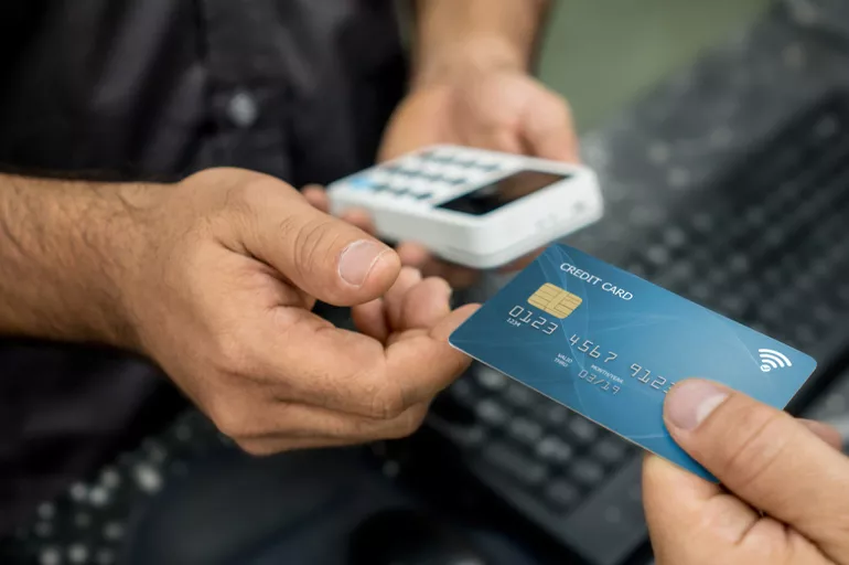 Almanya'da kredi kartları bozuldu! Halk nakit bulmakta zorlanıyor