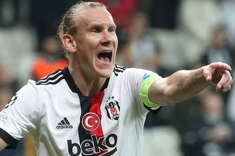 Beşiktaş'tan ayrılan Domagoj Vida ezeli rakiple anlaştı!