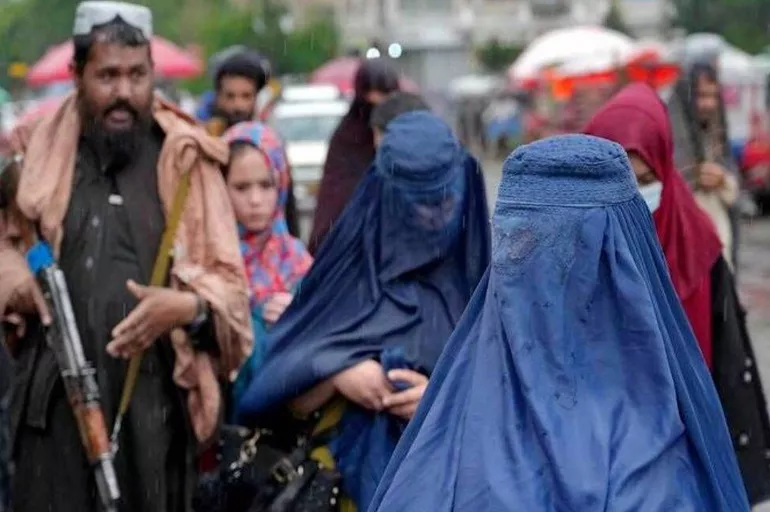 BMGK'dan kadınları kısıtlayan Taliban'a uyarı