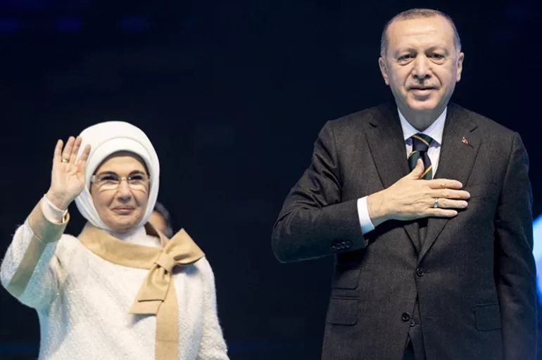 Cumhurbaşkanı Erdoğan ile Emine Erdoğan, Vakıfbank Kadın Voleybol Takımı'nı kutladı