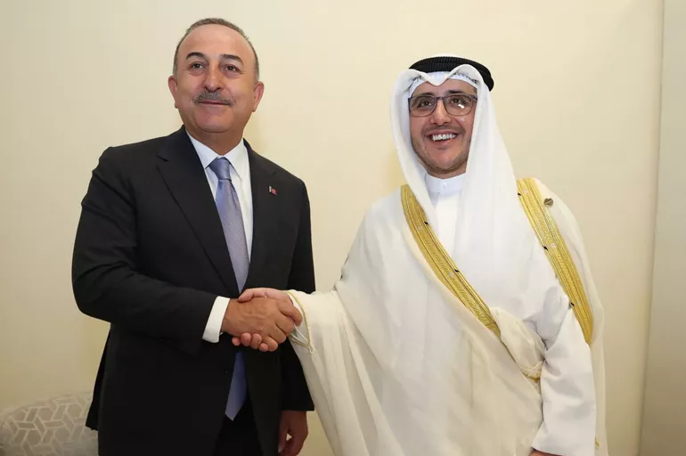 Dışişleri Bakanı Çavuşoğlu, Kuveytli mevkidaşıyla görüştü